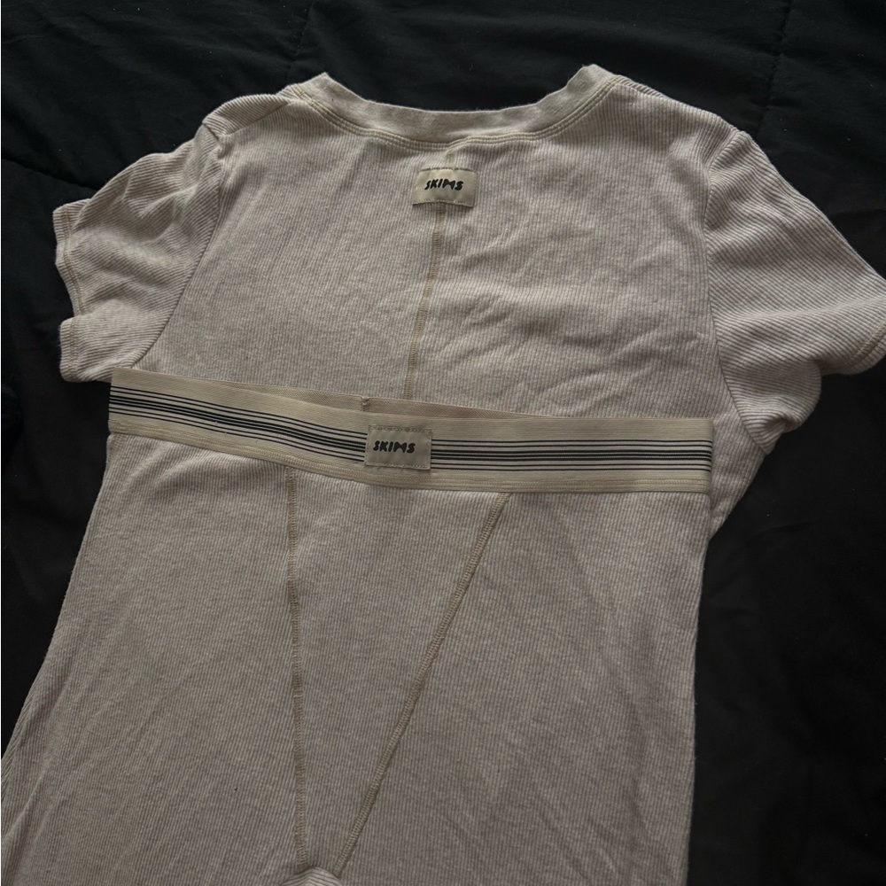 Skims Beige Ribbed T-Shirt & Leggings